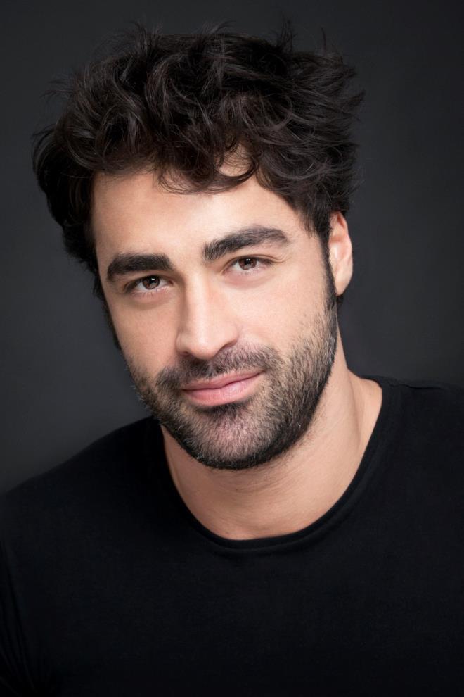 SARP LEVENDOLU  "Deliormanl" filminde Avrupa ampiyonu unvanl bir boksr canlandran oyuncu, "Hocamla gnde iki antrenman yapyoruz. Profesyonel bir boksr nasl alyorsa, biz de yle alyoruz. Bu srete 15 kilo verdim" ifadelerini kullanmt. 34 yandaki oyuncu en son "Kk Aa" dizisiyle ekranlara gelmiti.