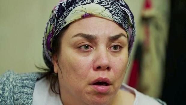 YEM CEREN BOZOLU  Barolleri zge zpirinci ve Bura Glsoy&#8217;un paylat &#8220;Ac Tatl Eki&#8221; filminin galas gerekleti. Galaya verdii kilolarla gndeme gelen oyuncu Yeim Ceren Bozolu da katld.