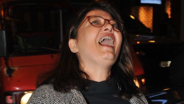 NURGL YELAY  -  Nurgl Yeilay, nceki akam arkadalaryla Nianta&#8217;nda bir kafede bulutu. Yaz banda 4 bin TL deyerek gittii detoks kampyla ilgili konuan oyuncu, &#8220;Oraya kilo vermek iin gittim ama tam aksine kilo aldm. Yeni dizi iin kilo vermeye alyorum. Am, am ve am. Yeni bir diyete baladm. Hamur ii yok, eker yok, birok ey yasak. Hedefim 8 kilo daha vermek. imdilik 2 kilo gitti&#8221; dedi.