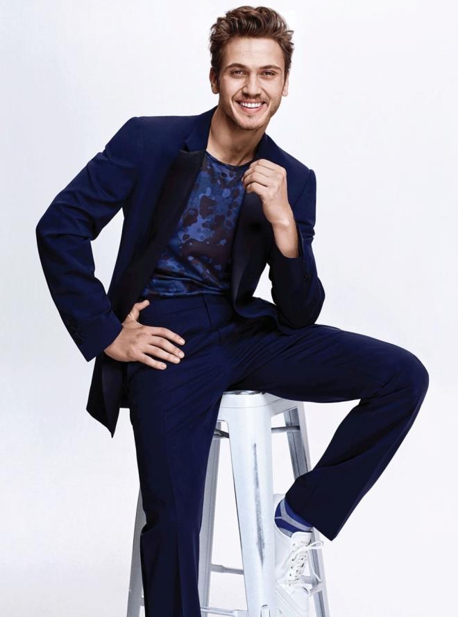 ARAS BULUT YNEML  En son "Maral" dizisiyle ekranlara gelen Aras Bulut, "Tamam Myz" filmindeki rol iin 9 kilo vermiti. 25 yandaki oyuncu, " gn fitness ve crossfitt, iki gn kickboks yaptm. Bol protein yedim. eker ve unlu mamulleri kestim" ifadelerini kullanmt.