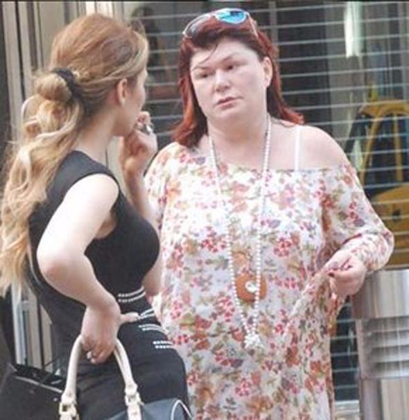 EMEL MFTOLU    Emel Mftolu, Kasm 2016'da 80 kiloya knca salk sorunlar yaamaya balamt. Yaknlarnn "Artk ameliyat olmalsn" eklindeki srarlar sonucu 1 yl nce mide kltme ameliyat oldu.