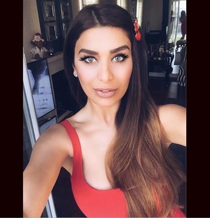 anc, Eyll 2015&#8217;te futbolcu Alpaslan ztrk ile Belika&#8217;da evlenmiti.