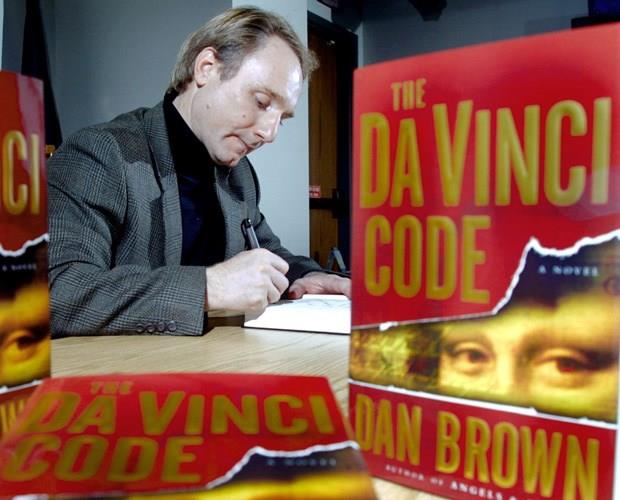 Dan Brown... Bir dier nl yazar Dan Brown kitaplaryla dnyay kasp kavurmadan nce ngilizce ve spanyolca retmenlii yapyordu.
