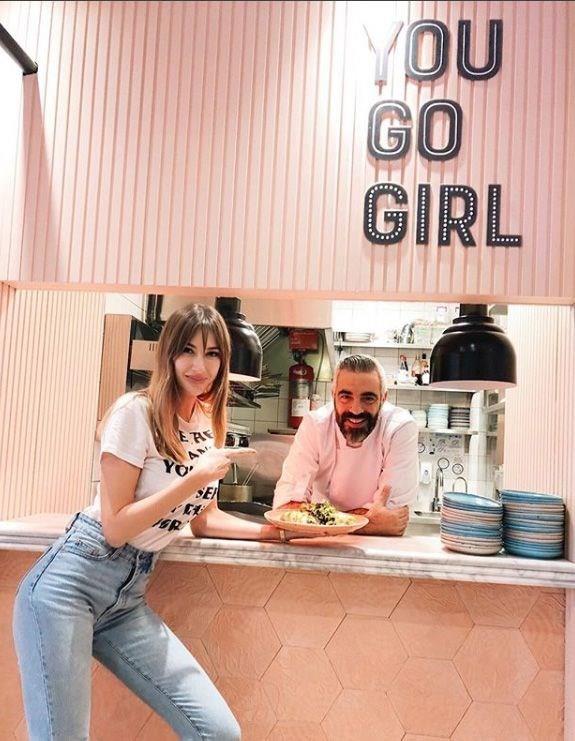 14:00'te adliyeye gelen Suba, boanma karar sonras 15.40'ta Bebek'te sahibi olduu Healthyish Cafe'den fotoraf paylat.