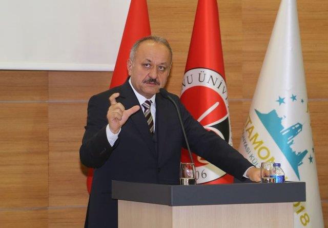 Tahsin Baba - AK Parti Kastamonu Belediye Bakan aday     Tahsin Baba, 1967 ylnda Kastamonu'da dodu.  lk, orta ve lise eitimini Kastamonu'da tamamlayan, Anadolu niversitesi ktisat Fakltesi Kamu Ynetimi Blm'nden mezun olan Baba, Kastamonu niversitesi Sosyal Bilimler Enstits Siyaset Bilimi ve Kamu Ynetimi Program'n da bitirdi.  Kastamonu Belediyesinde 1989 ylnda memuriyete balayan Baba, eitli grevlerde bulunduktan sonra 2013 ylna kadar Kastamonu Belediyesi Su ve Kanalizasyon leri ile Fen leri Mdrl grevlerini yrtt.  Baba, 2014 ylnda yaplan yerel seimlerde AK Parti'nin aday olarak Kastamonu Belediye Bakanlna seildi.  Belediye bakanl dneminde hayata geirdii projelerle eitli alanlarda dller alan Baba, evli ve bir ocuk babasdr.