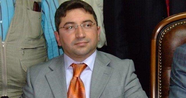 <p>Halil brahim Agn- AK Parti orum Belediye Bakan Aday</p>    <p>AK Parti orum belediye bakan aday Halil brahim Agn 1973 ylnda orum/Merkez Boack Kynde dnyaya geldi.</p>    <p>niversite eitimi dndaki tm hayat orum/Merkez'de geti. lkretimini orum Cumhuriyet lkokulunda, orta-renimini orum mam Hatip Lisesinde tamamlad. Lisans eitimini 1997 ylnda stanbul niversitesi Siyasal Bilgiler Fakltesi Kamu Ynetimi Blmnde bitirdi. Halil brahim Agn yksek lisansn Marmara niversitesinde yerel ynetimler alannda yapt. Doktora eitimini ise Hitit niversitesinde sosyoloji alannda tamamlad. zel orum Yabanc Dil, Bilgisayar ve Meslek Eitim Merkezi (Language Centre) Kurucu Mdrlnde on yedi yl bulunarak ticaretle urat. Son drt yldr Hitit niversitesinde yerel ynetimler alannda akademisyen olarak almakta olup, bu grevinden orum Bele diye Bakan Aday Adayl iin istifa etti.</p>    <p>AK Parti tarafndan orum'da belediye bakan aday olarak gsterilmesinin yan sra yerel ynetimler ve siyaset zerine akademik almalar da bulunan ve aktif olarak sivil toplum faaliyetlerinde de yer alan Agn, evli ve drt ocuk babasdr.</p>