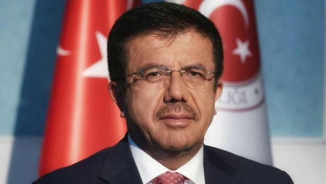 Nihat Zeybeki- AK Parti zmir Bykehir Belediye Bakan Aday     Nihat Zeybekci (1 Ocak 1961, Pnarlar, Tavas, Denizli), Trk siyaseti ve eski Ekonomi Bakan. 2011 ylndan beri milletvekili olup, 2013-2015 ve 2016-2018 yllar arasnda Ekonomi Bakanl grevini srdrd. 2004-2011 yllar arasnda Denizli Belediye Bakanl grevini yapt.         1 Ocak 1961 tarihinde Denizli'nin Tavas ilesi bal Pnarlar mahallesinde kr ve Fatma Zeybekci iftinin beinci ve son ocuu olarak dodu. Ttn iiliiyle geimini salayan bir ailenin ocuu olarak kk yata alma hayatyla tanan Zeybekci, ilk ve ortaokulu Tavas&#8217;ta bitirdi. Lise eitimini parasz yatl snavlarnda salad baarya Ktahya'da tamamlamasnn ardndan Marmara niversitesi ktisadi dari Bilimler Fakltesi letme Blmnden mezun oldu. niversite&#8217;de okuduu sre boyunca bir d ticaret irketinde alt. Sonrasnda stanbul niversitesi Uluslararas likiler Blmnde yksek lisans yapt.    ok iyi dzeyde ngilizce bilen Zeybekci, 4 ocuk babasdr ve Ayen Zeybekci ile evlidir.