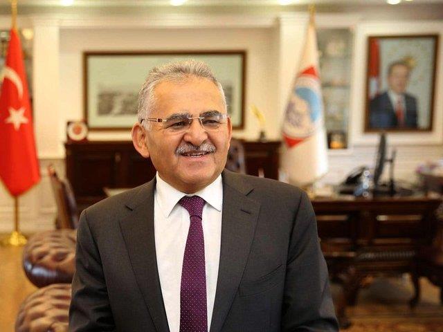 Memduh Bykkl - AK Parti Kayseri Bykehir Belediye Bakan aday     1953 ylnda Develi ilesine bal hl beldesinde doan Bykkl, Kayseri mam Hatip Okulu ve Bornova Suphi Koyuncuolu Lisesinden mezun oldu.  Ege niversitesi Tp Fakltesi'ni bitiren ve nroloji dalnda uzmanln alan Bykkl, Nide Devlet Hastanesi ve Kayseri SSK Hastanesi'nde uzman hekim olarak grev yapt.  Askerliini Kbrs Girne Asker Hastanesi'nde tabip temen olarak tamamlayan Bykkl, eitli sivil toplum rgtlerinde yneticilik ve bakanlk grevlerinde bulundu.  Aktif siyasete 1993 ylnda Refah Partisi l Bakan olarak giren Bykkl, 1995 ylnda yaplan genel seimlerde 20. Dnem Kayseri Milletvekili oldu.  Fazilet Partisi'nden 1999 ylnda Melikgazi Belediye Bakan seilen Bykkl, 2004, 2009 ve 2014 yllarnda ise AK Parti'den belediye bakan seilerek grevini srdrd.  Halen Melikgazi Belediye Bakanl grevini yrten Bykkl, evli ve  ocuk babas.