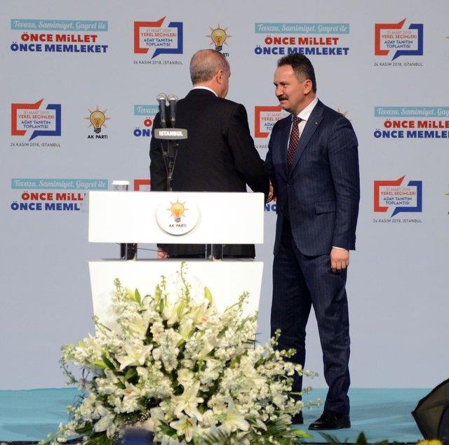 Mestan zcan - AK Parti Tekirda Bykehir Belediye Bakan aday     Tekirda'n Sleymanpaa ilesinde 1973'te doan Mestan zcan, niversite de dahil olmak zere tm tahsilini Tekirda'da tamamlad.  Ziraat mhendisi olan ve halen Tekirda Namk Kemal niversitesi Uluslararas likiler Blm'nde, Kreselleme ve Uluslararas likiler Yksek Lisans rencisi olan zcan, evli ve iki kz ocuu babas.  eitli sivil toplum kurulularnda grev alan Mestan zcan, Tekirda Ticaret ve Sanayi Odas Meclis yelii grevini de yrtyor.