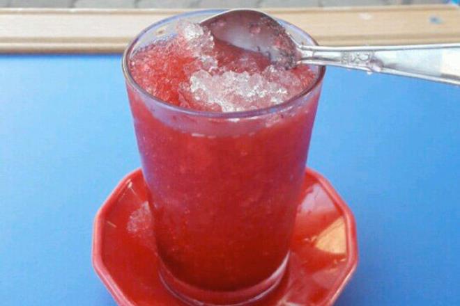 Nazilli Kar Helvas  <p>Aydn&#8217;a has olan Nazilli kar helvasnn ana maddesi olan karlar, Nazilli&#8217;ye bal yksek da kylerinden doal yollarla elde edilir. Bu karlarn vine urubu ile birlemesiyle kar helvas oluur.