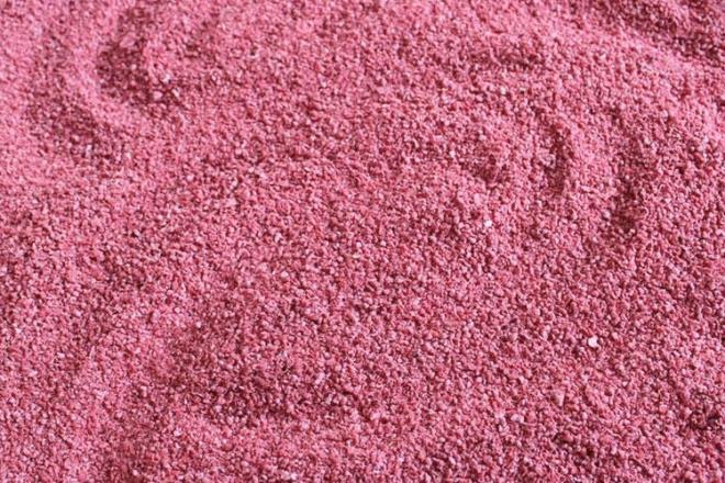 Bolu Kzlck Tarhanas  <p>Bolu&#8217;ya tescillenen kzlck tarhanas, kzlck meyvesinin presi, krmz ekmeklik buday unu ve yemeklik iyotlu tuzun belli oranlarda kartrlp yorulmas ile retilir. retiminde yrede yetien kzlck meyvesi kullanlmaldr. Tarhanann renginin krmzya yakn pembe olmas iin gne grmeyen bir ortamda bez stnde kurutulmaldr.