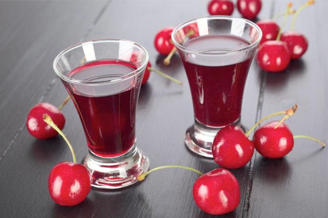 Geleneksel Trk Vine Likr<p>  Geleneksel Trk Vine Likr, stanbul&#8217;a tescillenmitir. zellii dier vine likrlerinin aksine vine aromas ve esanslar yerine tamamen doal vinenin kendisinden yaplyor olmasdr.