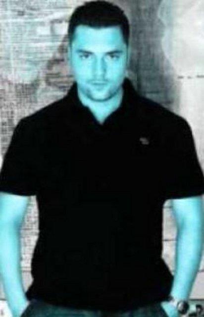 Ayn adl albmn kmasndan sonra Cartel'i oluturan  grup dald. Aralarnda bazlar solo almalar yapt. Bunlardan biri de Erci E'ydi..