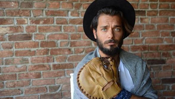 <p>Hayrettin </p>  <p>  Abone says: 1.8 milyon </p>  <p>  Tahmini aylk kazan aral: 462 - 7 bin dolar</p>