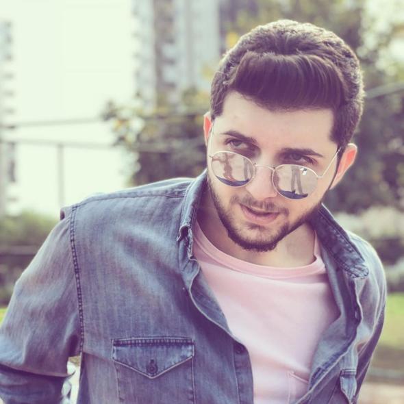 <p>Baturay Anar </p>  <p>  Abone says: 2.5 milyon </p>  <p>  Tahmini aylk kazan aral: 1 - 20 bin dolar</p>