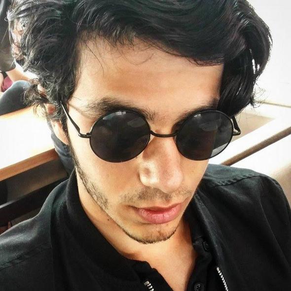 <p>Batuhan elik </p>  <p>  Abone says: 1.2 milyon </p>  <p>  Tahmini aylk kazan aral: 989 - 15 bin dolar</p>