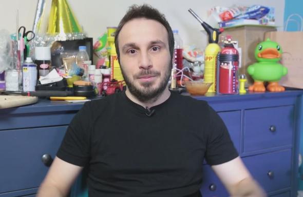 <p>Uras Benliolu </p>  <p>  Abone says: 2.2 milyon </p>  <p>  Tahmini aylk kazan aral: 4 - 58 bin dolar</p>