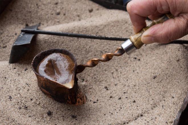 Dnyann muhtemelen en mehur kahvesi; kumda ya da mangalda ar ar pimesinden fal kapatmasna her an ayr bir ritel olan Trk kahvesinden bugn mutlaka bir fincan imeyi unutmayn.