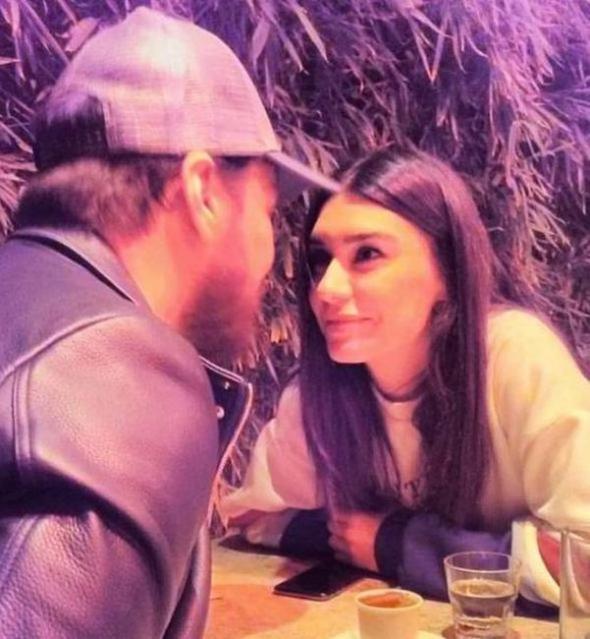 21 Aralk&#8217;ta Amsterdam&#8217;da nikah masasna oturacaklar iddia edilen ikili evlilik sorularn ise duymazdan geldi.