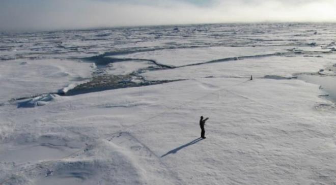 Aratrmaclar, buzulda donmu ekilde bulunan ve havayla tanan kurun dzeyinin arttn tespit etti ve bu da 500'li yllarn sonunda d gstermeye balayan gm madenciliinin yeniden toparlanmaya baladna iaret ediyor.