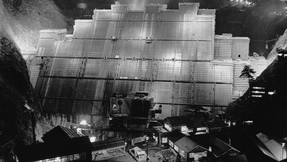 Fakat Japonya'da gnmzde konut says talepten olduka fazla olduu iin ok sayda ev bo kalyor.