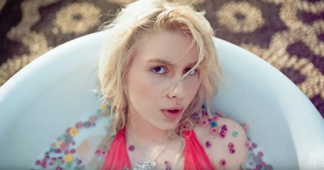 Aleyna Tilki YALNIZ EK ft. Emrah Karaduman