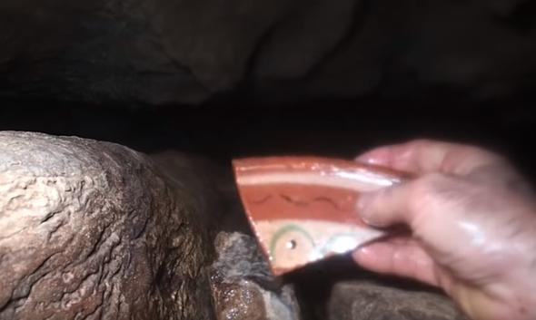 Kaif ayrca oyma desenleri olduu grlen baz kil maddeler buldu.