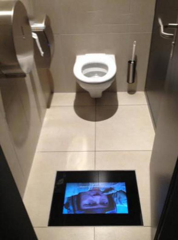 Tuvalette fazlaca zaman geirenler iin dnlm...