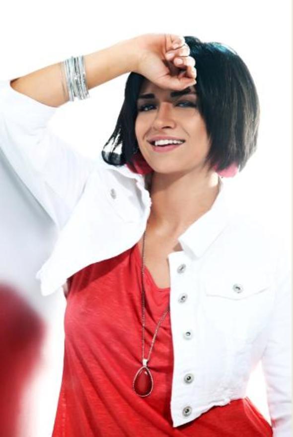 20'li yalarnda pop mzik piyasasnda adn duyuran Bendeniz, Balkesir Burhaniye Tayleli'ndeki &#8216;Daidalos Butik Otel&#8217;e ortak oldu