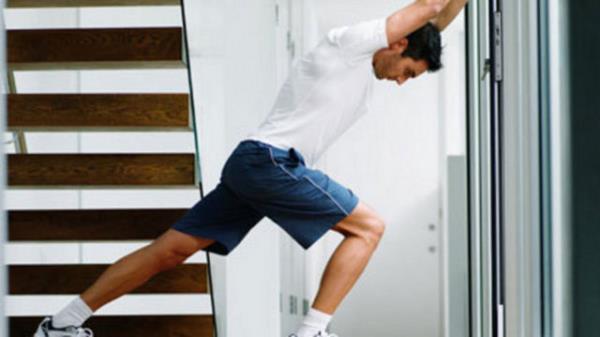 Bu egzersizlere kendinizi altrdktan sonra srada 3 hareketle 300 kasnz altran egzersize geebilirsiniz...