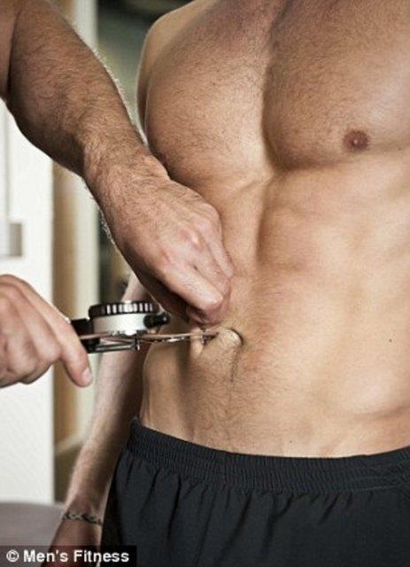 Warner kahvaltda yumurta ve salam, ardndan acktnda bir avu kuruyemi yedi.