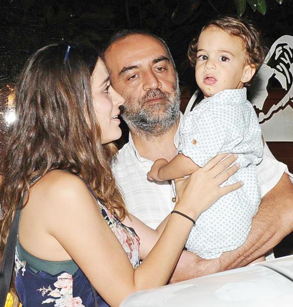 10 Austos 2006 ylnda evlenen iftin Rodin adnda bir erkek ocuklar var.