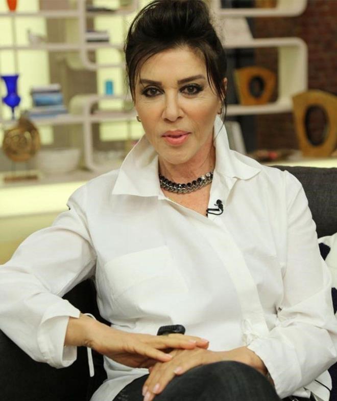 NEBAHAT EHRE    74 yandaki oyuncu Nebahat ehre, Instagram hesabndan 17 yandaki fotorafn #TBT (gemiten fotoraf paylama) etiketiyle yaynlad.