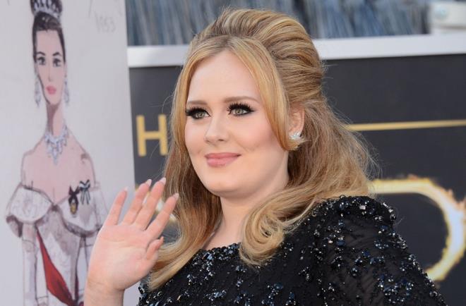 ADELE    90'l yllarn nl pop grubu Spice Girls (Baharat Kzlar) hayran olan ngiliz arkc Adele, grubun yllar sonra tekrar bir araya gelmesini ocukluk fotorafyla kutlad.