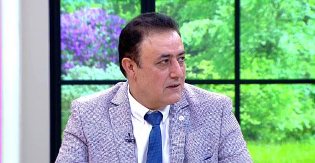 brahim Tatlses ile rahmetli Yamurdereli'nin programnda gzyalar iinde baran Mahmut Tuncer, grntleri 2. Sayfa'da yeniden izleyince duygu dolu anlar yaad. Tatlses'le tekrar ks olduklarn syleyen Tuncer, aralarndaki meseleyi u szlerle dile getirdi;