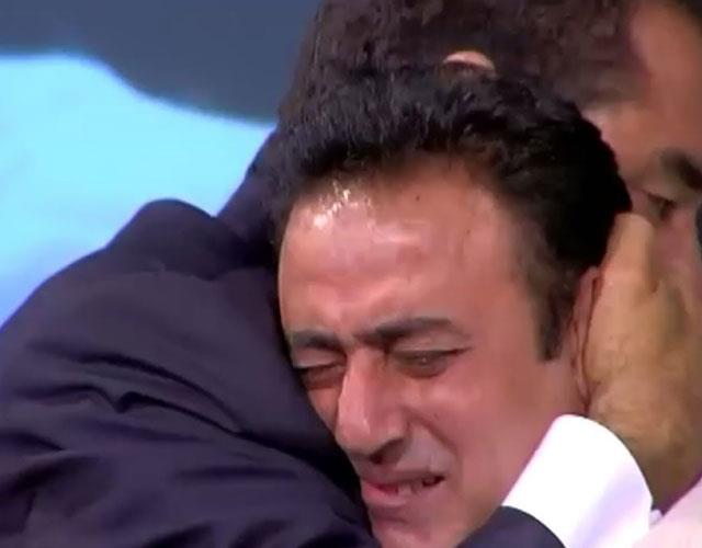 Daha nce &#8216;Bileydim&#8217; trks yznden kanl bakl olan brahim Tatlses ile Mahmut Tuncer, 2006 Osman Yamurdereli&#8217;nin sunduu &#8216;Ey gidi Gnler&#8217; programnda barmt. Fakat ikili arasnda bu sefer de 'Afrin' krizi kt. Kanal D'deki 'Mge ve Glen'le 2. Sayfa' programna konuk olan Tuncer, Tatlses ile bir daha barmayacan ifade ederek zehir zemberek szler sarf etti.