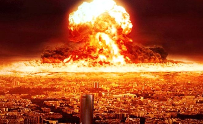 Nostradamus, evre felaketlerine ilikin kehanetlerinde, gne ve ayn bir bulutla rtleceini ve dnyann karanlk iinde kalacan ne sryor.