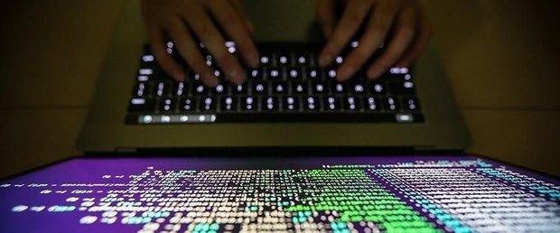 YARATICILIK  21'inci yzyla girerken ad sylendiinde hibir karmda bulunamayacamz yeni i alanlar bugn alldk hale geldi. Gelecekte de mevcut olann dnda yeni zm nerileri sunabilen, yaratc insanlar bir adm ne kacak.