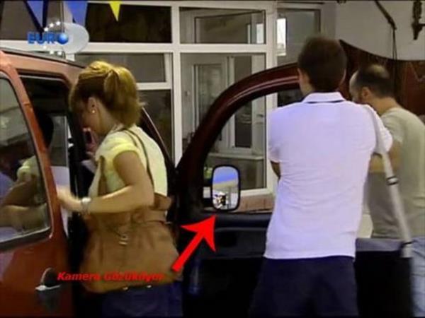 Kavak Yelleri dizisinin bir blmnde, MSN'de grntl konuma yaplyor. Ama daha balant kurulmad halde grme oktan balam.