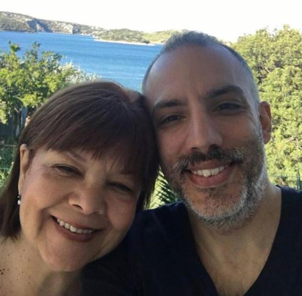 Aye Kk oluyla birlikte.