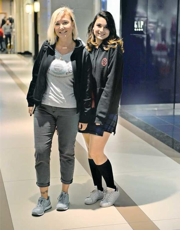 Kz Ada&#8217;nn okul eksikleri iin alverie kan Lain, kendisine gelen dizi tekliflerini deerlendirmeye aldn, alma saatleri uygun olduu takdirde alacan syledi.