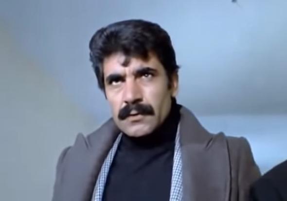 Bugne kadar en beenerek oynad filmlerden birinin Trkan oray ile oynad "Asiye Nasl Kurtulur" olduunu dile getiren usta oyuncu, "Benim hocam Ylmaz Gney'di. Gney, beni ilk olarak Filiz Akn'n da oynad 'Umutsuzlar' filminde oynatmt. Hatta ilk defa Trk sinemasnda jn lmez diye bir ey vard. Jn gelir kt adam yok ederek, kz alp giderdi. Ylmaz Gney bunu ykt. Kendisini o filmde ldrtmt." ifadelerini kulland.