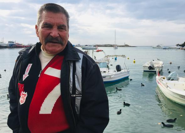 Hikmet Tademir, Gney'in Yol filminde de oynadna vurgu yaparak, "Ylmaz Gney&#8217;in zerine birini seviyorum diyebilmem imkansz. nk o benim hocam ve bu piyasada ekmek yememe neden olan kii. Ylmaz Gney bata olmak zere Trkan oray', Cneyt Arkn', Kartal Tibet&#8217;i ve btn oyuncular seviyorum. Bu i sevilmeden yaplmaz ki." aklamasn yapt.