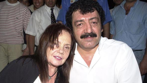 Kanal D ekranlarnda yaynlanan 2. Sayfa programna Mslm Grses&#8217;in hayat arkada Muhterem Nur konuk oldu. Nur, evliyken Mslm Grses&#8217;ten iddet grd iddialarna cevap verdi.    te Muhterem Nur&#8217;un aklamalarndan satr balar...