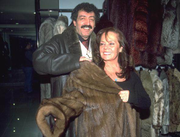 Bana ne olacak bir tokat atm, iki tokat atm&#8230; Hi nemi bile yok. Ben 5 dakika sonra &#8216;Mslmcm ben sana bir ay yapaym m?&#8217; dediimde &#8216;hadi hayatm yap ielim&#8217; diyordu.