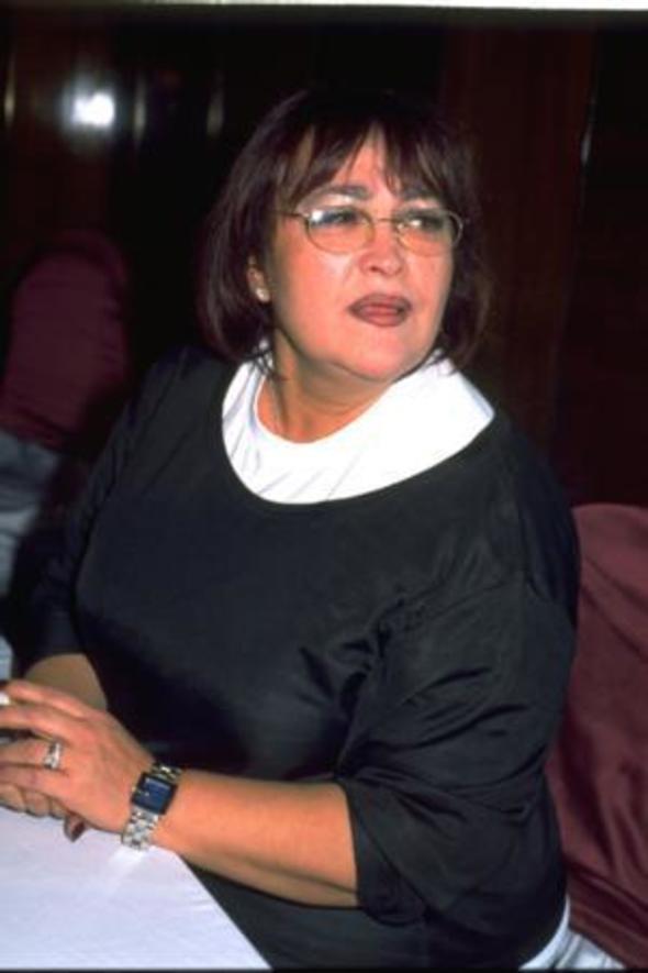 Delicesine sevdii adamla evlenen ve kzlarn dnyaya getiren Emral Hanm, yaam boyunca evlatlarn bir an olsun yalnz brakmad.