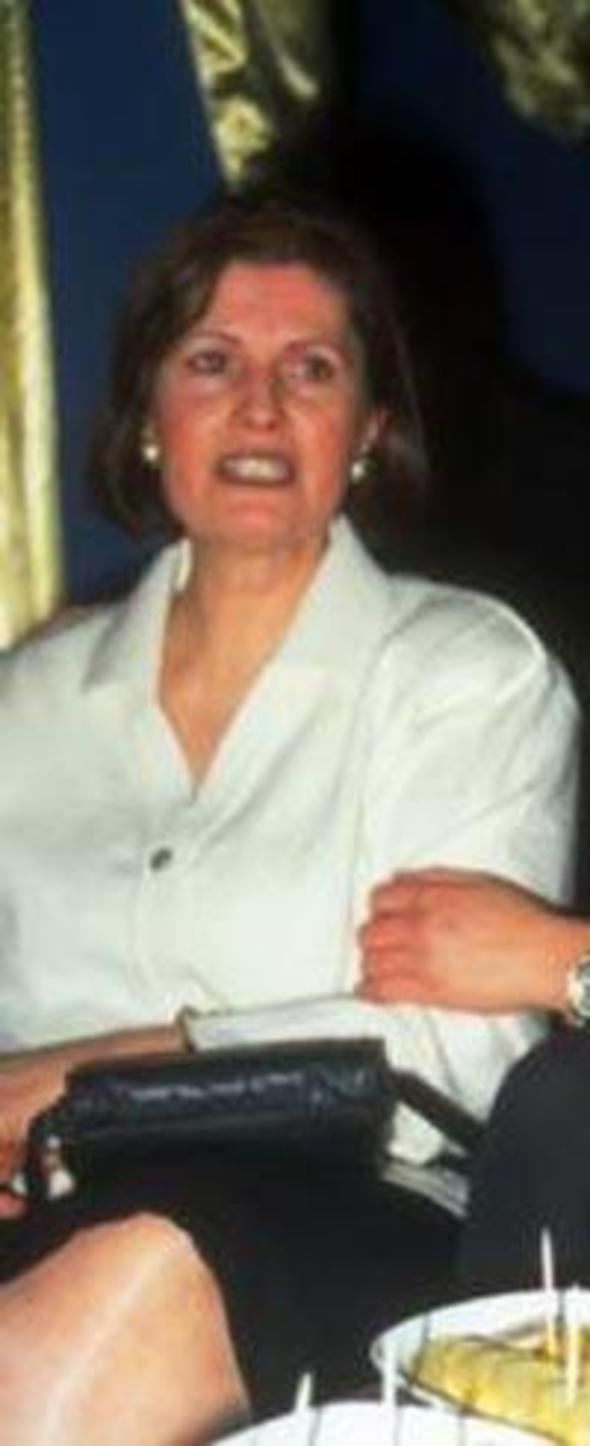 Naime Hanm'n kz delicesine sevdii adamla evlenip, podyumlara veda eden nl bir manken.