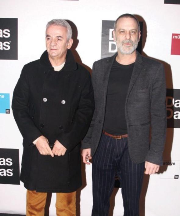 Galaya birlikte katlan Ozan Gven ve Zafer Algz, &#8220;Yeni nesillerin de ener en&#8217;i sahnede grecek olmas harika bir olay. ener abi ok heyecanlyd, emin olun biz de ayn derecede heyecanlyz&#8221; diye konutu.