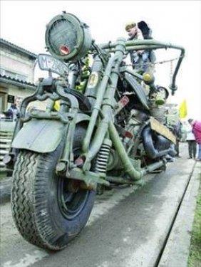 Dnyann en byk motoru. Almanya'nn Zilly kentinde yaplan 4,5 ton arlndaki devasa motosiklet rekorlar kitabna girdi