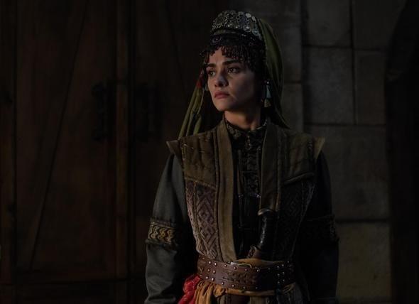 Dirili Erturul dizisine bu sezon katlan Hande Soral, rolnn hakkn vermek iin uzun bir hazrlk sreci geirmi, haftalarca kl dersi de almt.